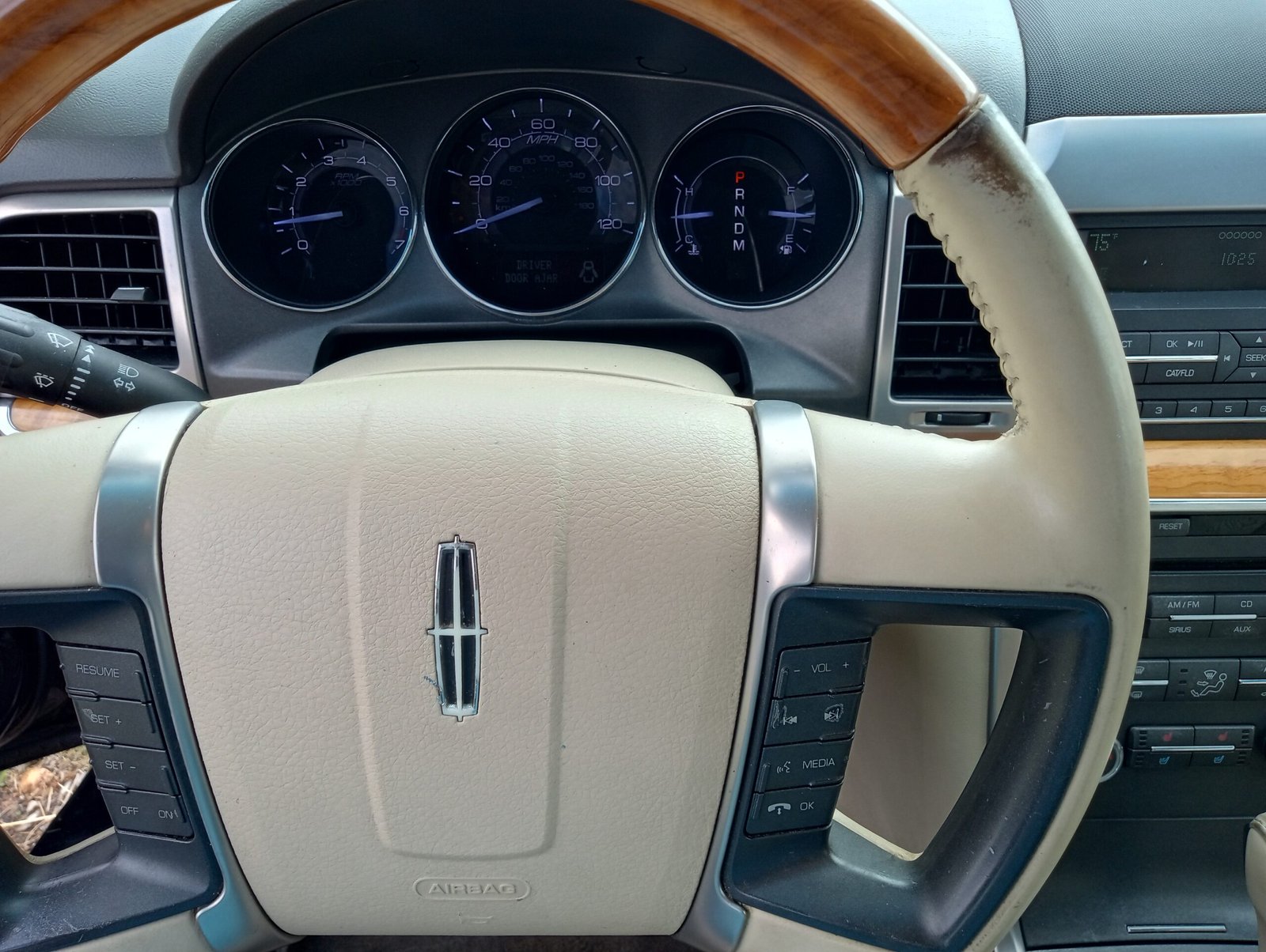 2011 LINCOLN MKZ - Image 5